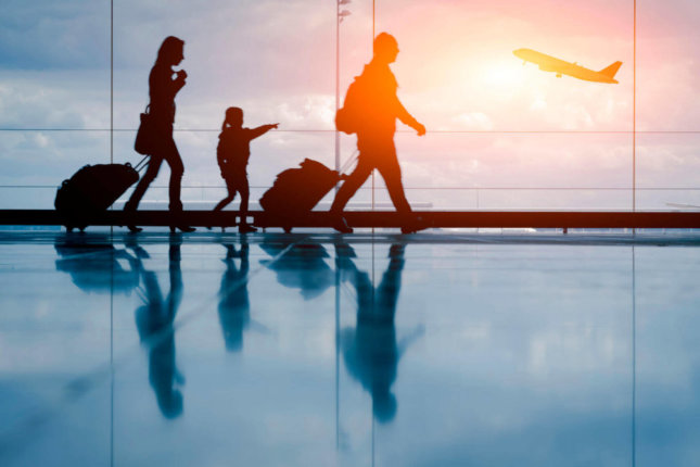 Une gentille famille qui va prendre son vol, en payant un putain de surplus bagages !